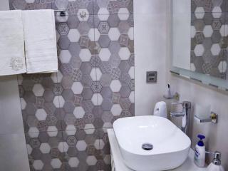 Explore Baku from YSB Apartment - Baku - 1