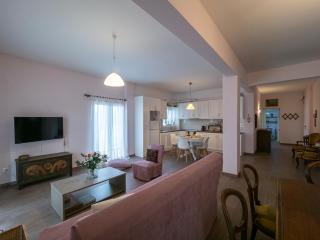 Central & Bright 2BD Apt in Corfu Town near Port - Agios Rokkos - 7