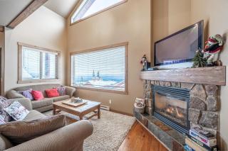 Trapper's Lodge - 4 Bd w Great View, Private Hot Tub - Big White - 8