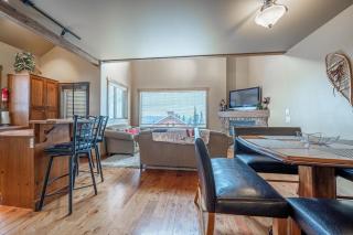 Trapper's Lodge - 4 Bd w Great View, Private Hot Tub - Big White - 7