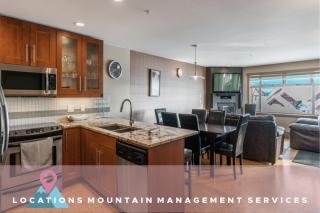 Raven's Nest - Luxury Pet Friendly Condo with Private Hot Tub & Mountain Views - 0
