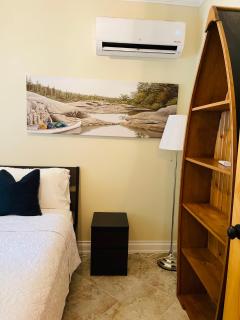 SouthLake Cottage on The Lake. - 2