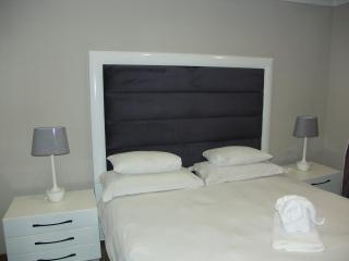 African Moon Corporate House - 1