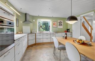 Cozy Home In Nexø With Wifi - Neksø - 3