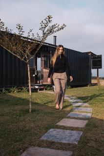 CASA DE VIDRO EM MEIO A NATUREZA - Conteiner Lua - 3