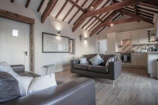 The Old Stables - 3 Bedroom Cottage - Angle - 9