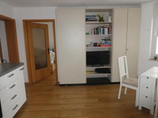 Gäste-und Ferienwohnung Magdeburg Alt-Olvenstedt, zwei Schlafzimmer, Treppenlift, ruhige Lage, Nähe Klinikum und Abfahrten A 2 und A 14 - Magdeburgo - 4