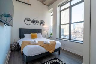 McCormick Place Stylish corner unit with Optional parking, gym access that sleeps up to 6 - Chicago - 6