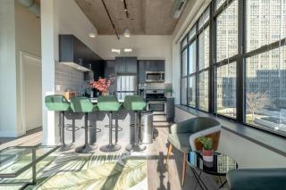McCormick Place Stylish corner unit with Optional parking, gym access that sleeps up to 6 - Chicago - 9
