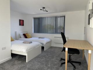 Paradigm House, Modern 2-Bedroom Duplex Apartment 2, Free Parking, Oxford - Oxford - 8