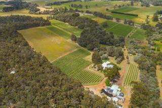 Island Brook Estate Vineyard and Chalets - Yelverton - 0