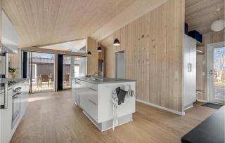 5 Bedroom Amazing Home In Glesborg - Glesborg - 1