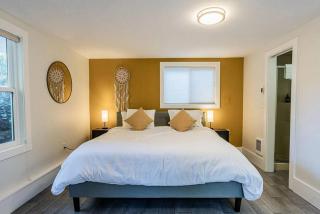 Studio with King-Size Bed - 2