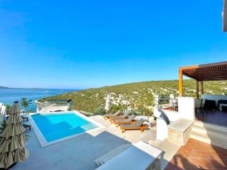 Seaside family friendly house with a swimming pool Cove Ljubljeva, Trogir - 20531 - 4