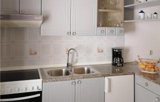 1 Bedroom Awesome Apartment In Rabac - 9