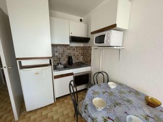 Studio Cabine 4 Couchages avec Terrasse et Parking Privé, Accès Direct Plage - Port Camargue - FR-1-250-245 - Le Grau-du-Roi - 3