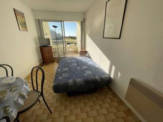 Studio Cabine 4 Couchages avec Terrasse et Parking Privé, Accès Direct Plage - Port Camargue - FR-1-250-245 - Le Grau-du-Roi - 2