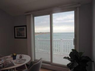 Casa al Mare Beachfront Retreat King Bed Near Yale - East Haven - 4