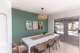 Tropical Playhouse. Heated Pool . Spa . Golf . FUN - 2