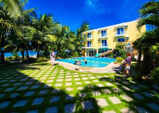 Crystal Shores Beach Resort powered by Cocotel - Bataan - 3