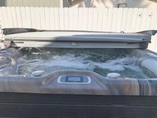 Hot Tub . Near Freeway . Quick 2 Theme Parks/Beach - Huntington Beach - 3
