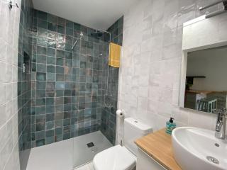 spazioso e incantevole, funzionale, Wi-Fi, AC, patio, piscina condivisa - 4