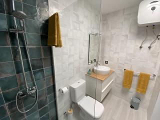 spazioso e incantevole, funzionale, Wi-Fi, AC, patio, piscina condivisa - 5