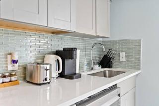 Cute & comfy 10min to Downtown (15 steps) - 8