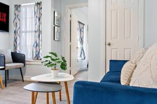 Cute & comfy 10min to Downtown (15 steps) - 3