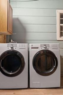 Cheerful 2BR Home 10 Minute to Downtown - 7