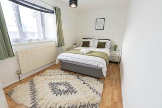 3 Bedroom house with free parking, Dalstone,Aylesbury - 8