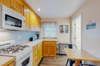 Vermont Farmhouse Cabin #2 - Morrisville - 3