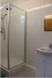 Sunbeam Cottage - 3 bedroom traditional cottage - Straight off the beach - 1