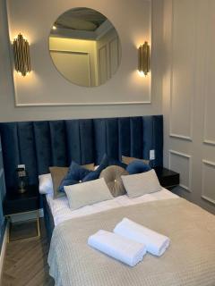 Family & Business Sauna Apartments Sienkiewicza Wesoła No 5 Centrum Downtown - 2 Bedroom with Private Sauna, Bath with Hydromassage, Parking - NEW! - 4