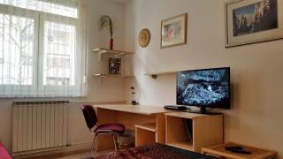 Retro 2BR Apartment Iva Tour As with Balcony and AC near Medical Faculty 1,5km to Ljubljana Center - 1