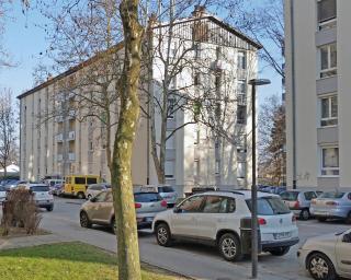 Retro 2BR Apartment Iva Tour As with Balcony and AC near Medical Faculty 1,5km to Ljubljana Center - 3