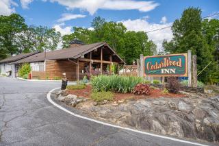 CedarWood Inn - Hendersonville - 0