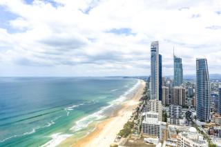 Sea view Beachfront apartment in surfers - Gold Coast - 4