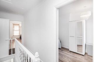 4 bedroom House Free Parking Contractor's Haven - Chelmsford - 2
