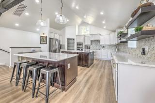 Luxury Ruidoso Retreat with Views Near Trails! - Ruidoso - 2