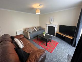 3 Bedroom House For Corporate Stays in Kettering - Kettering - 2