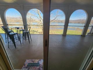 Signal Mountain Room at Tennessee RiverPlace - 3