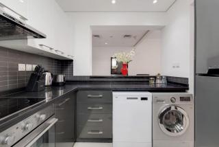 Silverene Tower B, Dubai Marina - Vibrant Two Bedroom - Dubai - 1