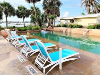 Beach Bliss - Little Bay Club Cottage #15 - Rockport - 8