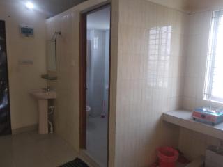 Secured Family Studio Apartment-near Airport,AC,Fridge,WiFi,Stove - Dhaka - 2