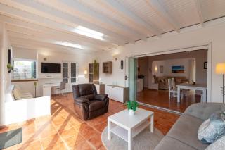 Villa Sarita Sol by Villa Plus - Playa Blanca - 4