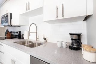 Modern & Stylish 1-Bedroom Unit - 2