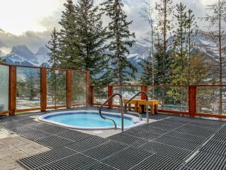 Inviting Rocky Mountain HOT TUB in Top Rated Condo managed by Little Sister Getaways - 9