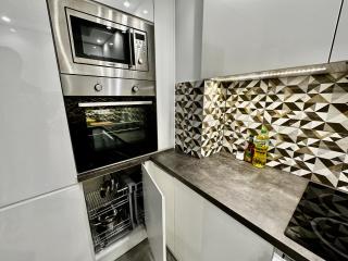 HOLIDAY 5 Air Condition WiFi 75'TV Netflix Disney HBO AppleTV - Warsaw - 1