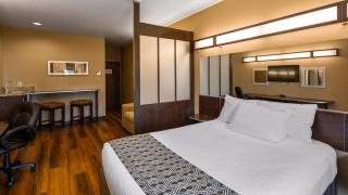 SureStay Plus Hotel by Best Western Buckhannon - Buckhannon - 9